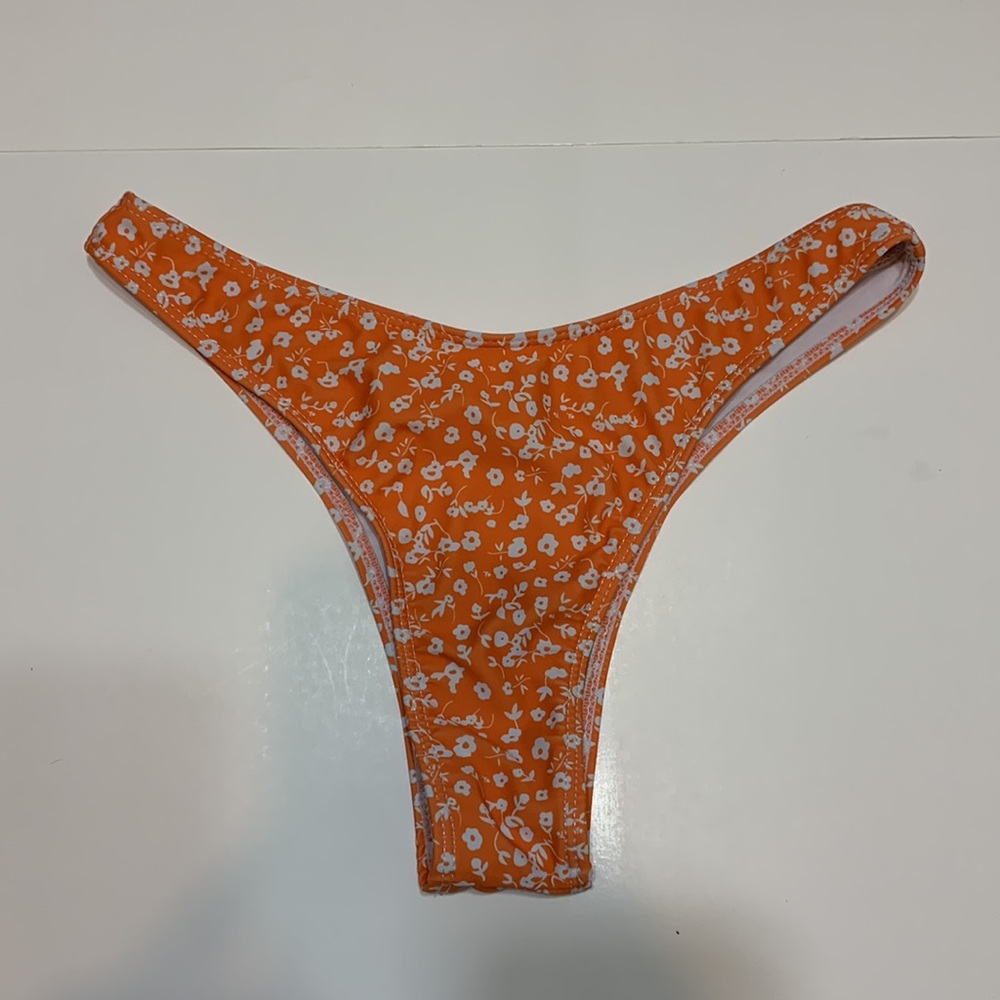 Swimsuit - Picture 5 of 6